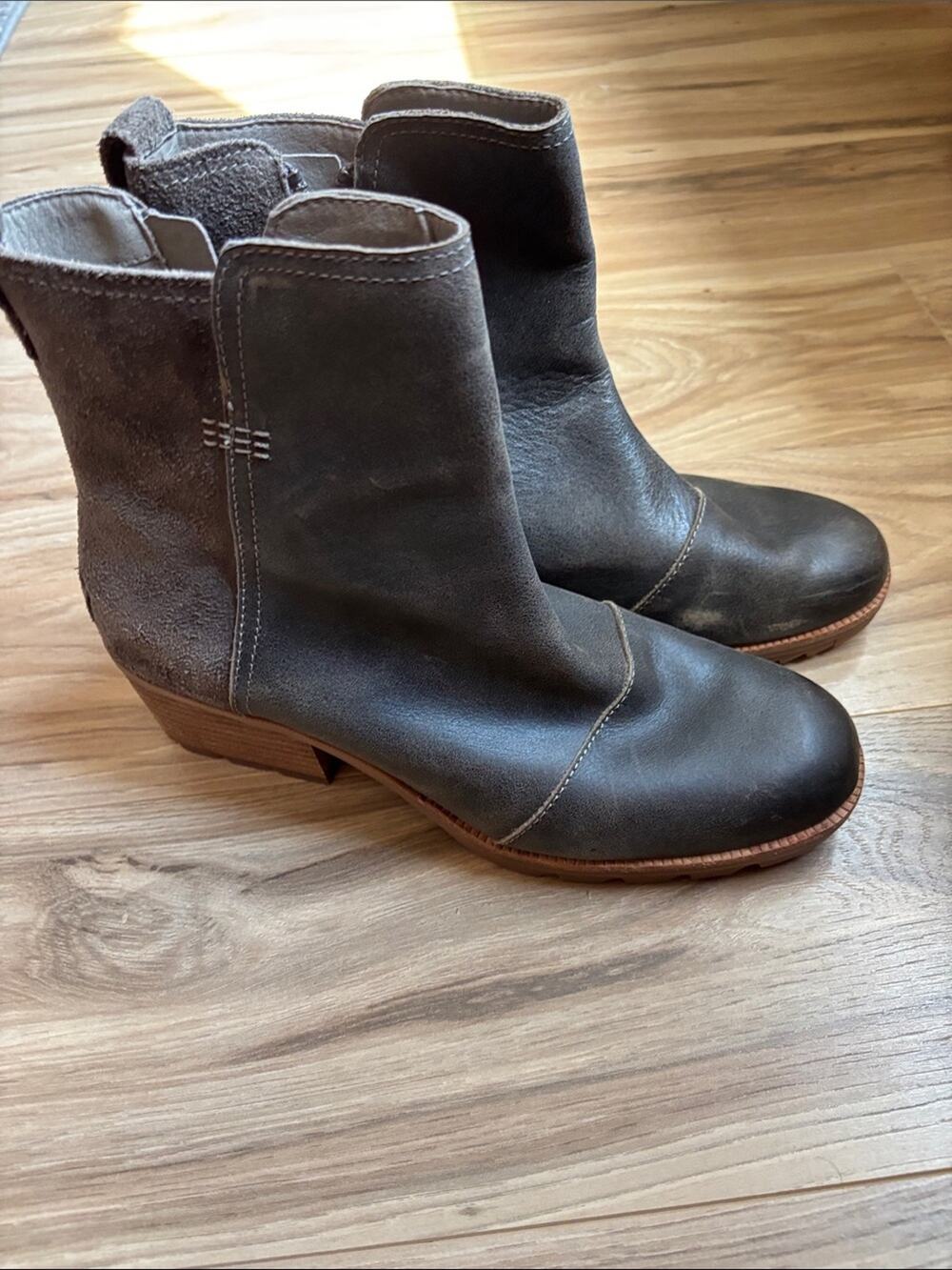 SOREL Cate Waterproof Leather Suede Ankle Lug Boots Womens 9.5